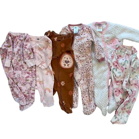 Baby Girl Bundle - 24 Items 0-6 Mos. Hello Kitty, Gerber, Carters, Rachel Zoe - Picture 4 of 16